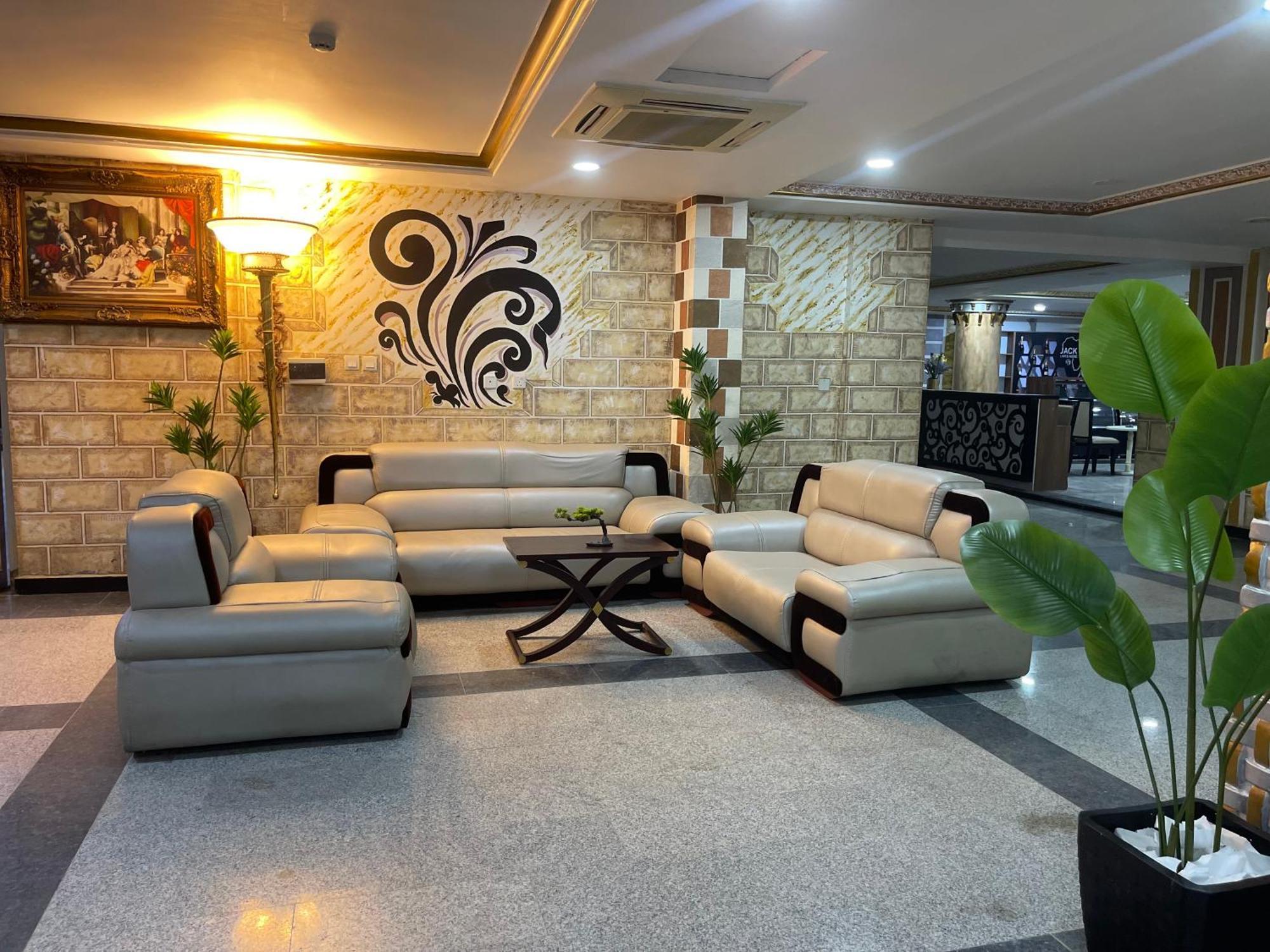 Aa Hotel And Suites Abuja Exterior foto