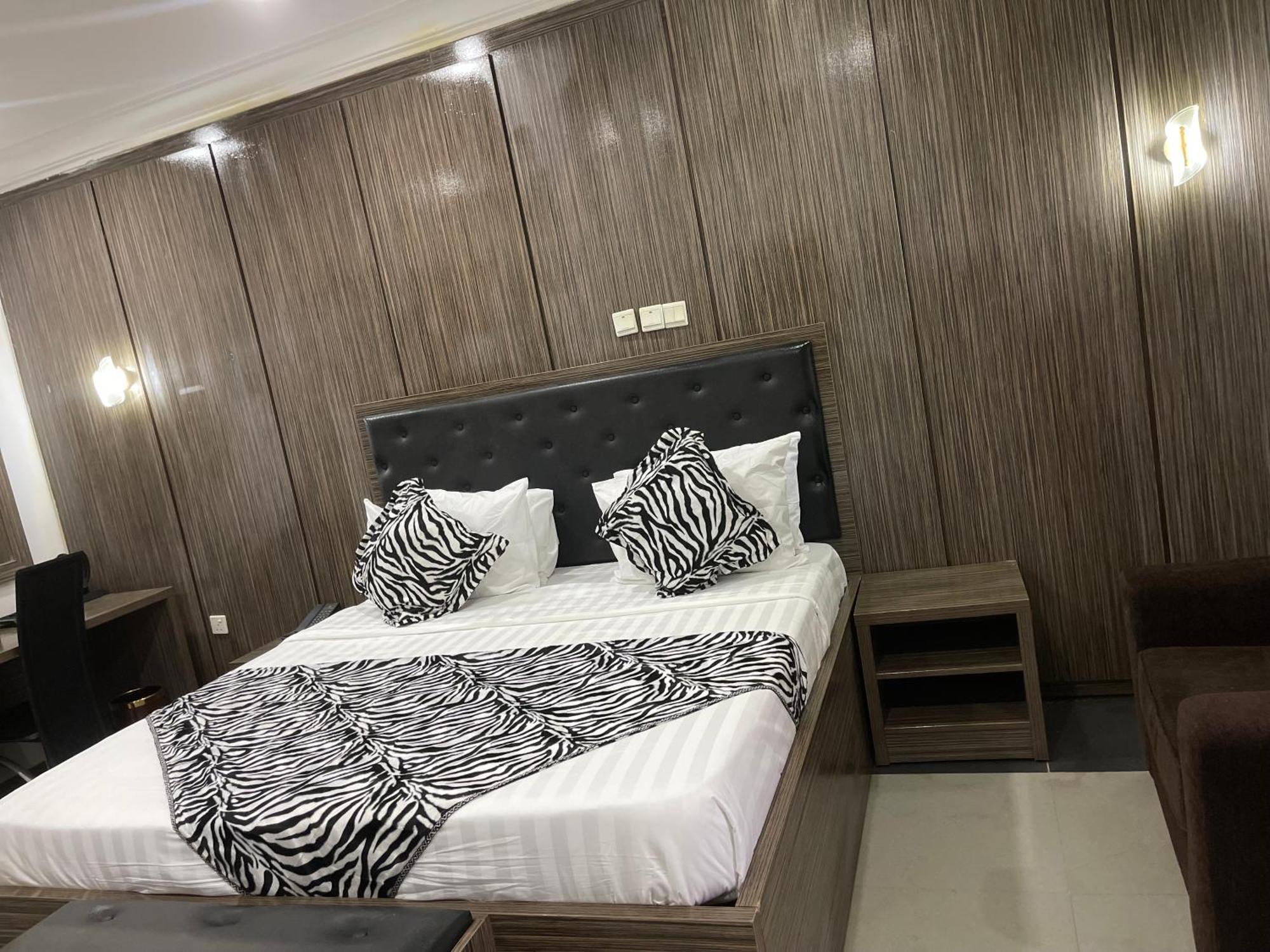 Aa Hotel And Suites Abuja Exterior foto