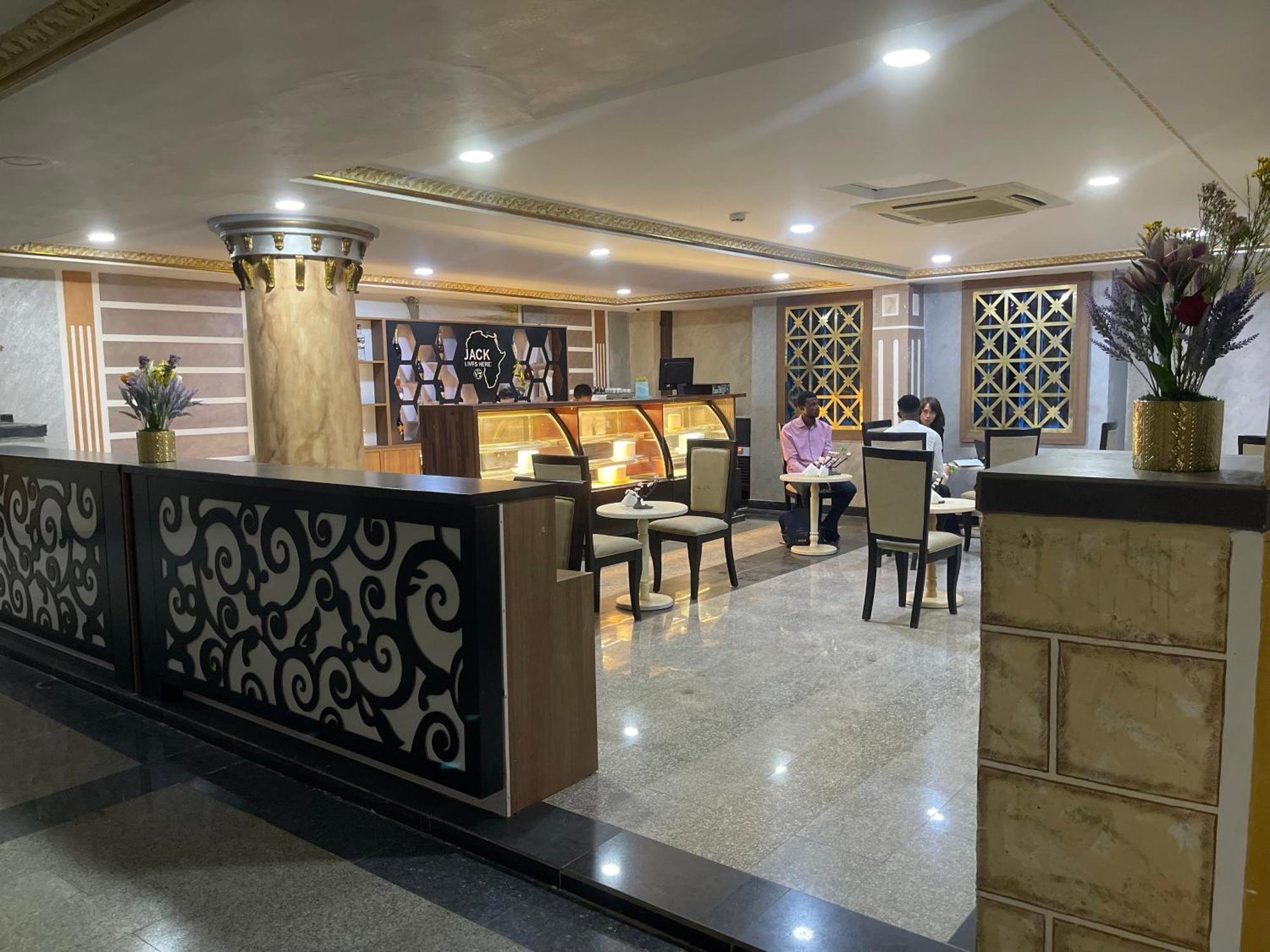 Aa Hotel And Suites Abuja Exterior foto
