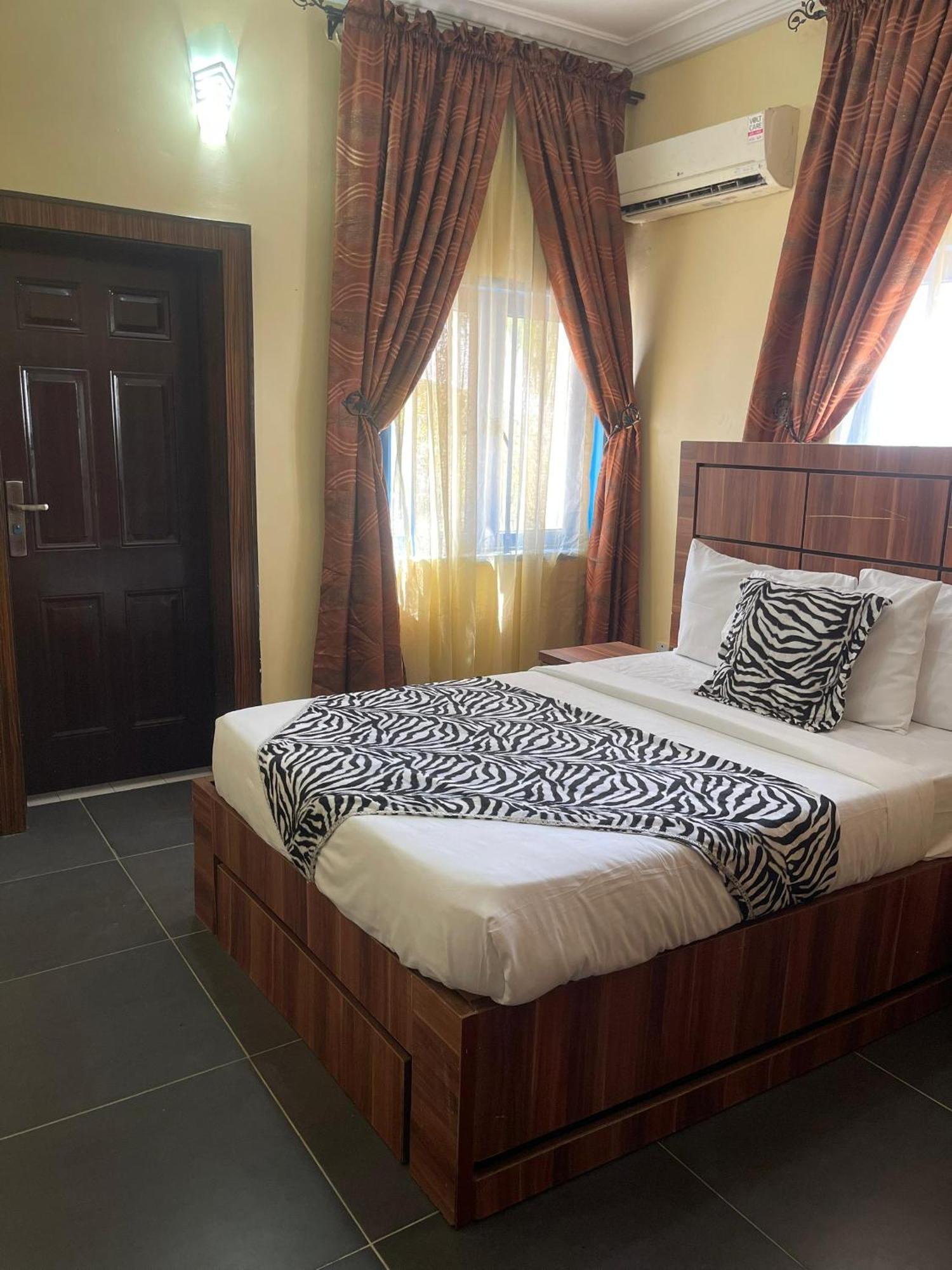 Aa Hotel And Suites Abuja Exterior foto